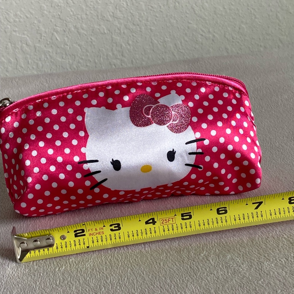 Hello Kitty vintage Cosmetic Case.  Pink & White. NWOT Excellent Condion
